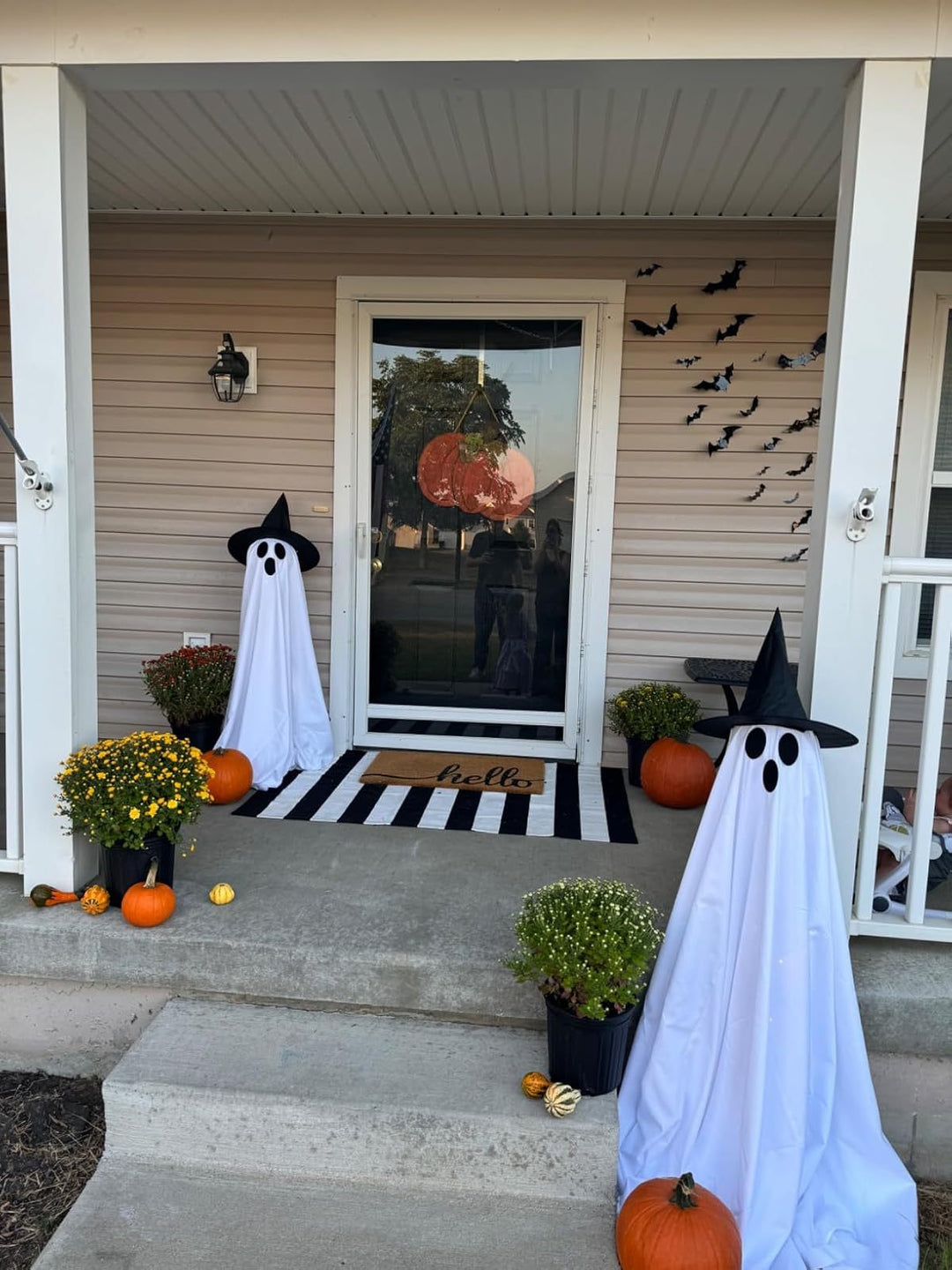 Glowing Ghost with Witch Hat – Spooky Halloween Yard & Porch Decoration
