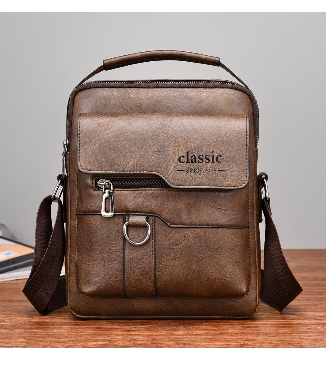 Classic Urban Crossbody: The Everyday Gentleman’s Leather Bag