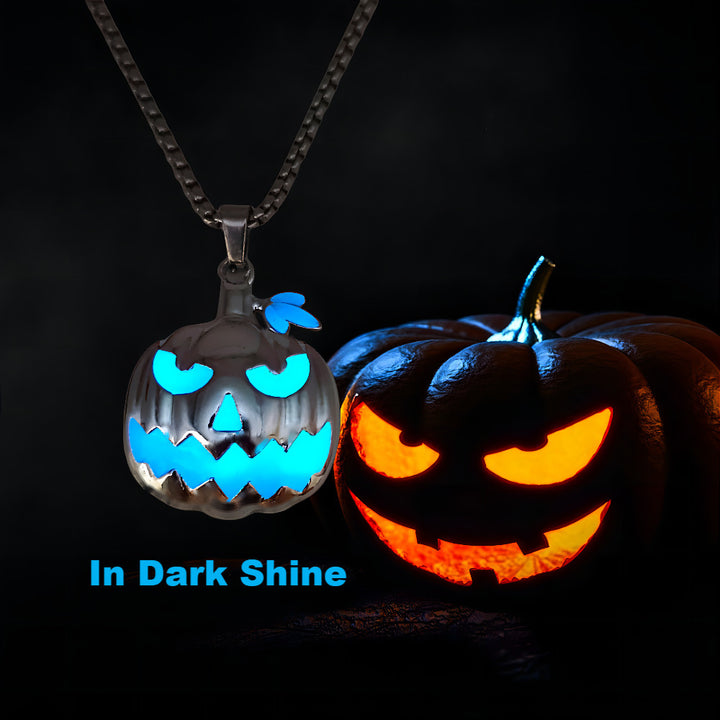Glow-in-the-Dark Pumpkin Pendant Necklace – Spooky-Cute Halloween Vibes