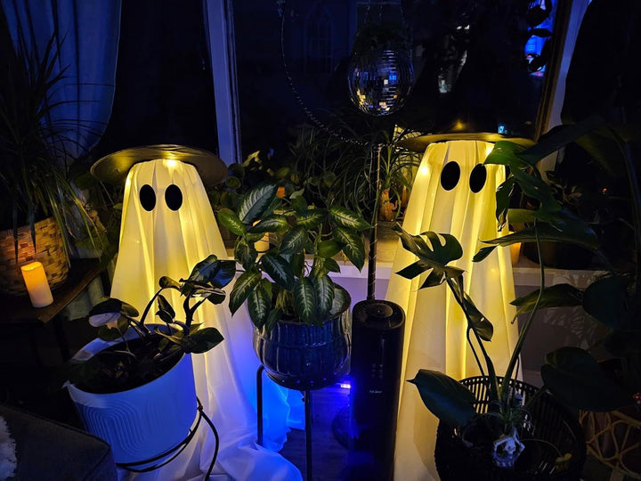 Glowing Ghost with Witch Hat – Spooky Halloween Yard & Porch Decoration