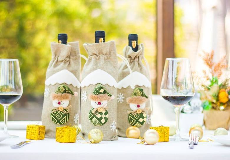 Festive Christmas Wine Bottle Covers – Adorable Holiday Bottle Bags for Perfect Gift Wrapping - All Inclusive Family Treasures