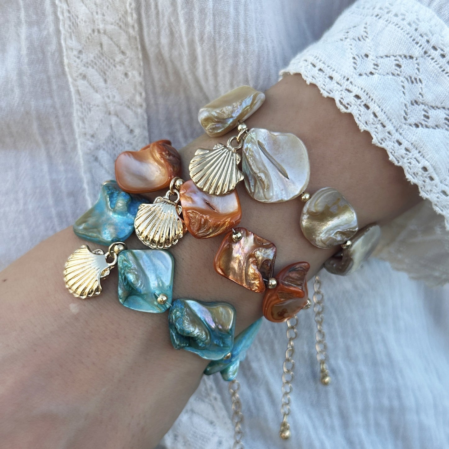 Dive into Elegance – The Ocean-Inspired Shell Bracelet