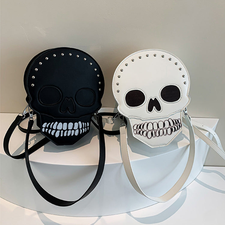 Skull Chic Crossbody – The Edgy Halloween Bag That Turns Heads