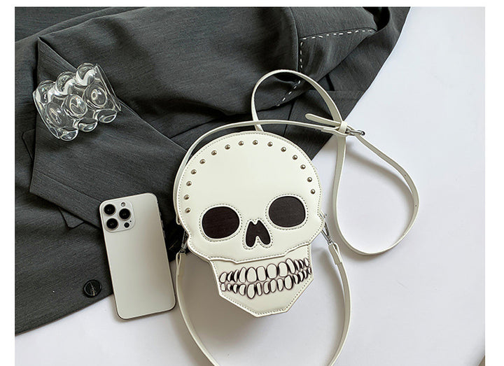 Skull Chic Crossbody – The Edgy Halloween Bag That Turns Heads