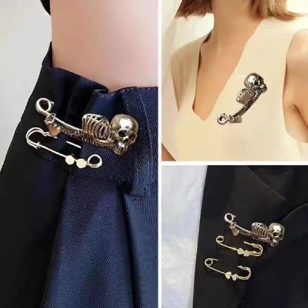 Vintage Skeleton Skull Brooch – Bold Gothic Pin for Halloween & Beyond