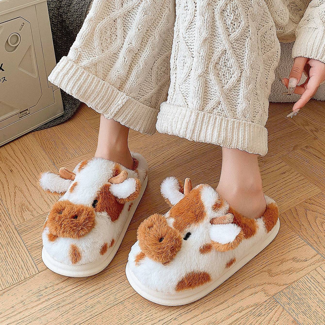 Adorable Comfort: Cute Cartoon Cow Plush Slippers - All Inclusive Family Treasures