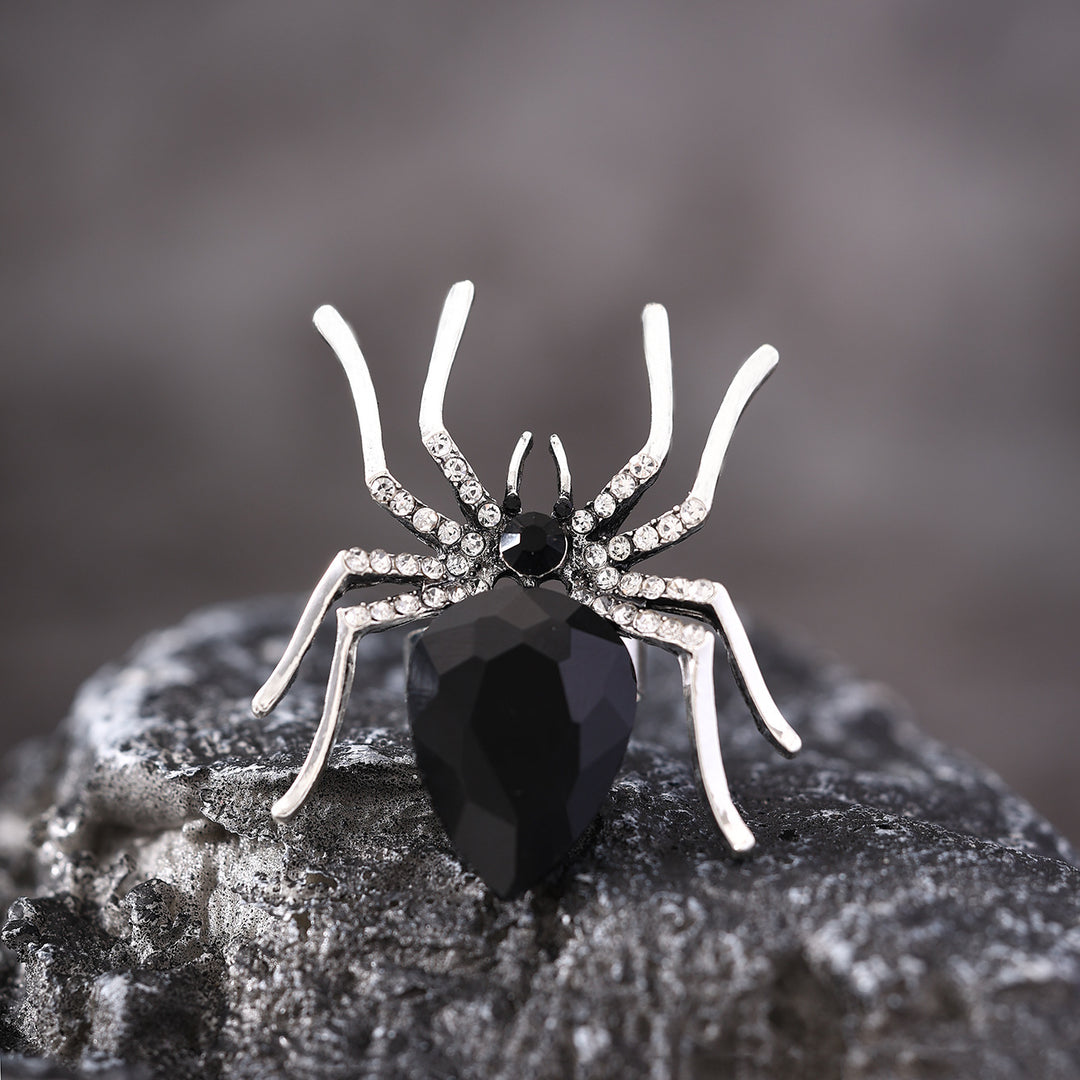 Glamorous Gothic Spider Ring with Rhinestones – Halloween Statement Jewelry