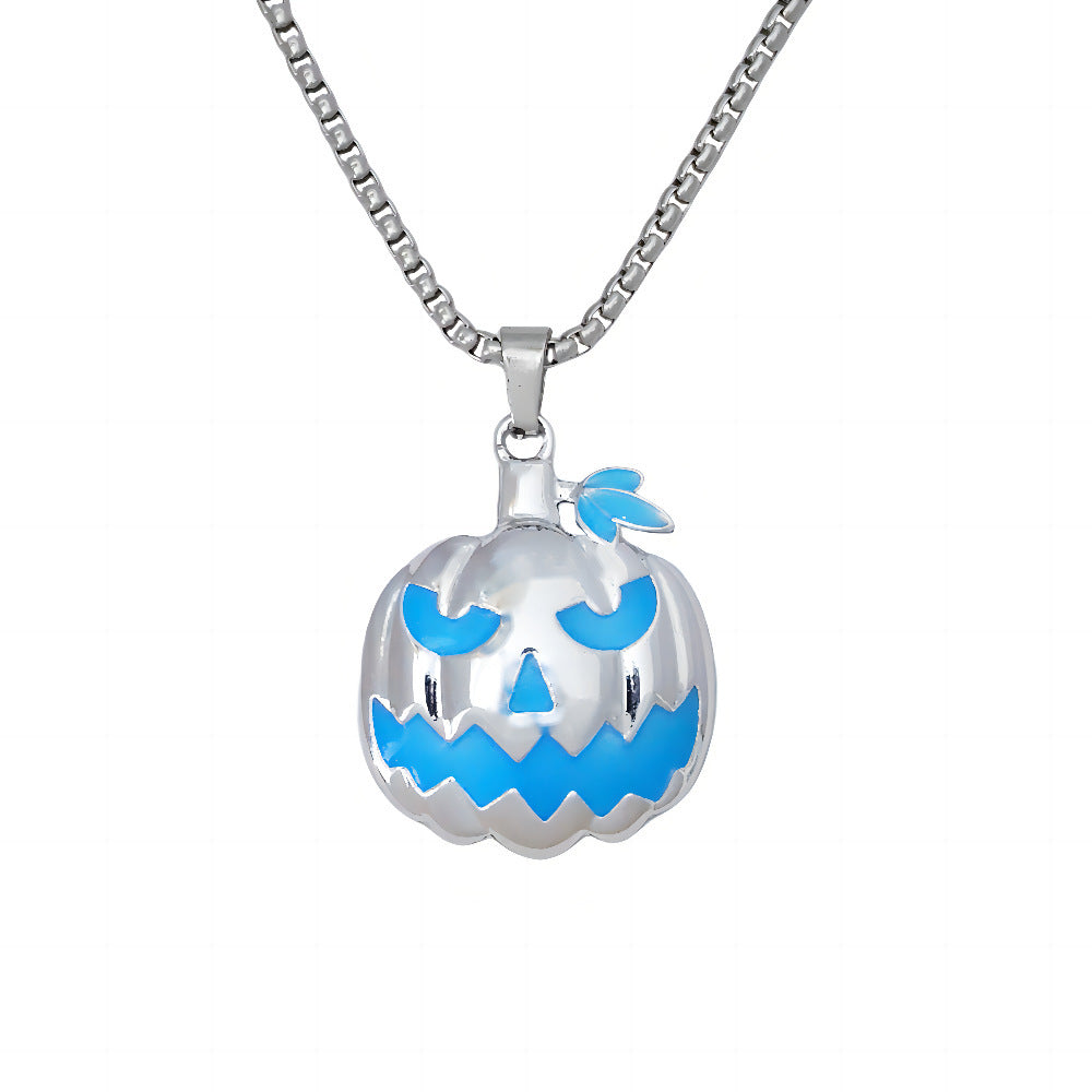 Glow-in-the-Dark Pumpkin Pendant Necklace – Spooky-Cute Halloween Vibes
