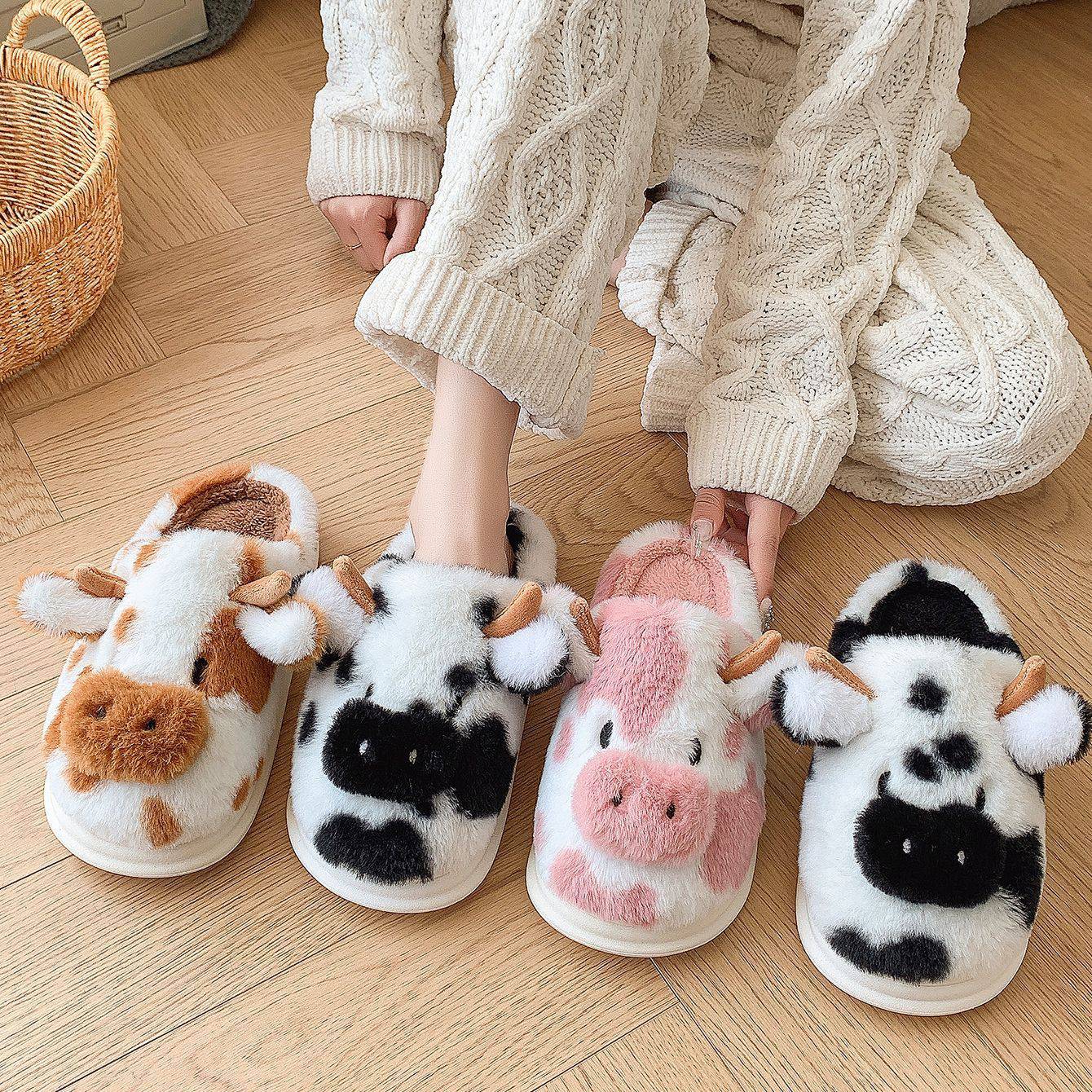 Adorable Comfort: Cute Cartoon Cow Plush Slippers - All Inclusive Family Treasures