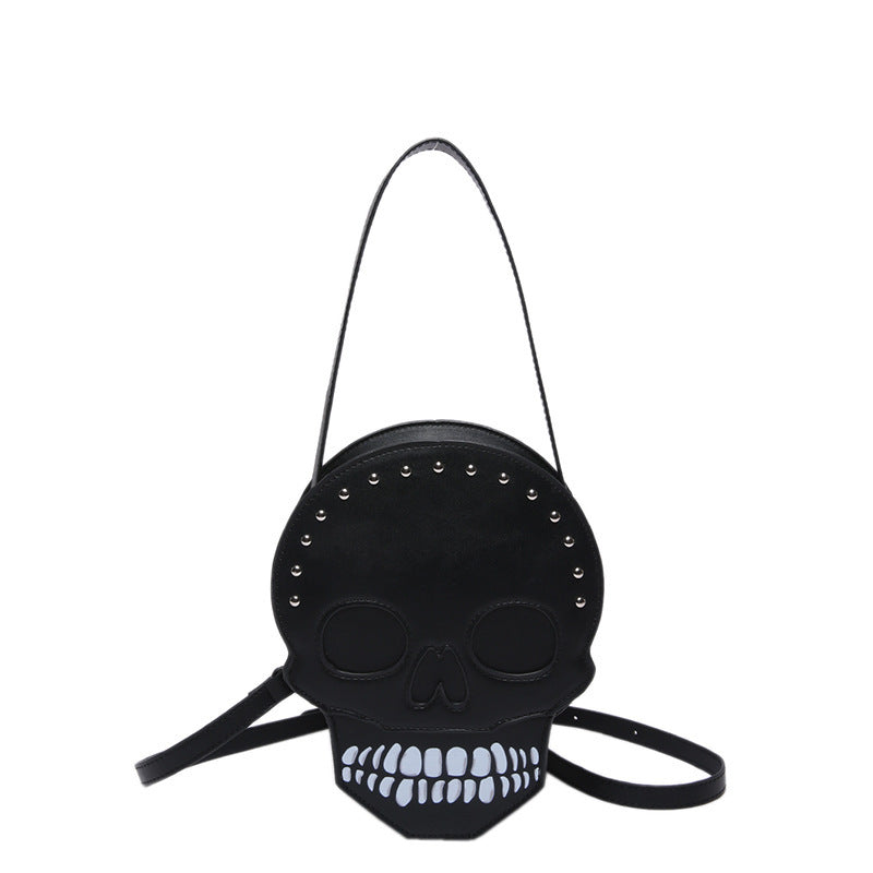 Skull Chic Crossbody – The Edgy Halloween Bag That Turns Heads
