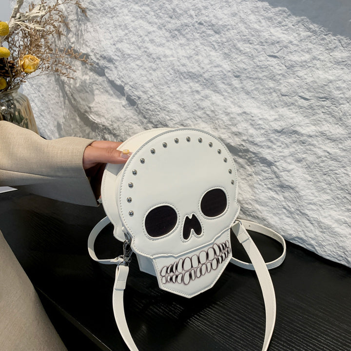 Skull Chic Crossbody – The Edgy Halloween Bag That Turns Heads