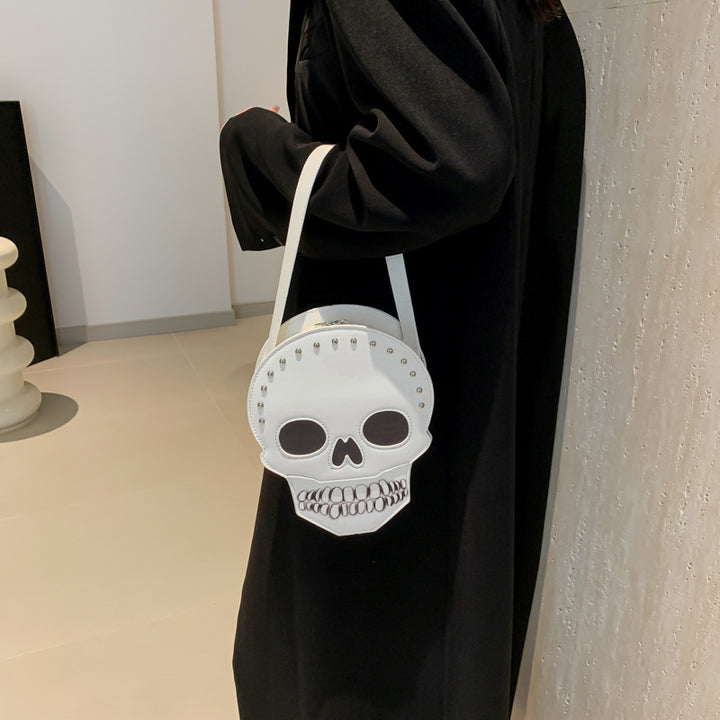 Skull Chic Crossbody – The Edgy Halloween Bag That Turns Heads