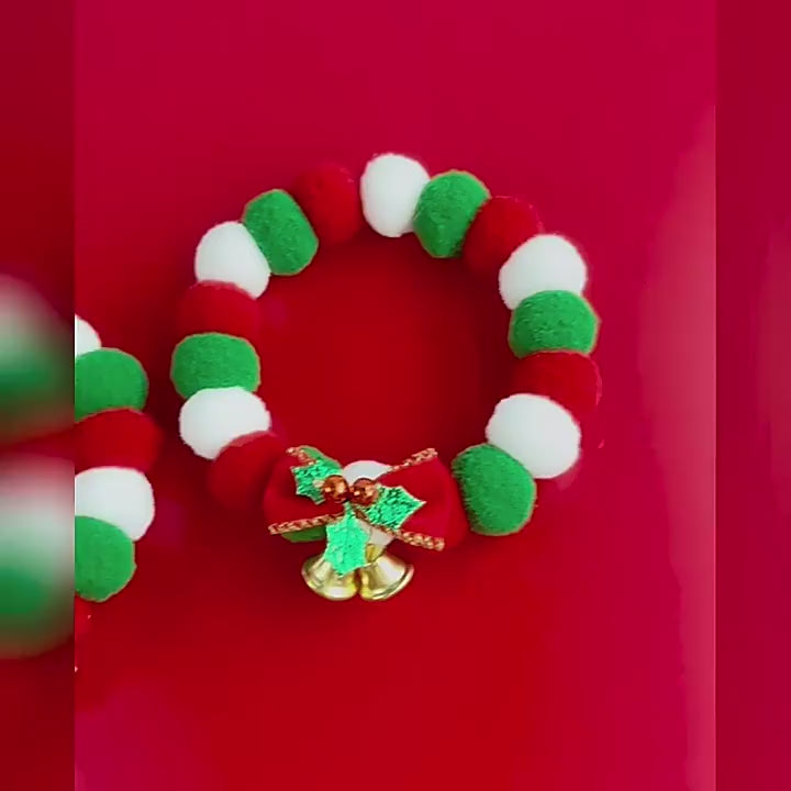 Christmas Cheer Pet Collar – Plush Ball Necklace with Bow for Dogs & Cats